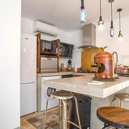 Stunning In With 1 Bedrooms And Outdoor Swimming Pool